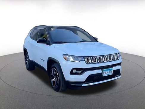 Used 2025 Jeep Compass Limited image 3