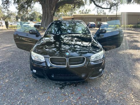 Used 2011 BMW 335i Convertible w/ M Sport Pkg image 2
