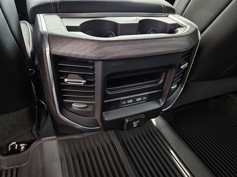 New 2026 RAM 2500 Laramie AWD/4WD image 10