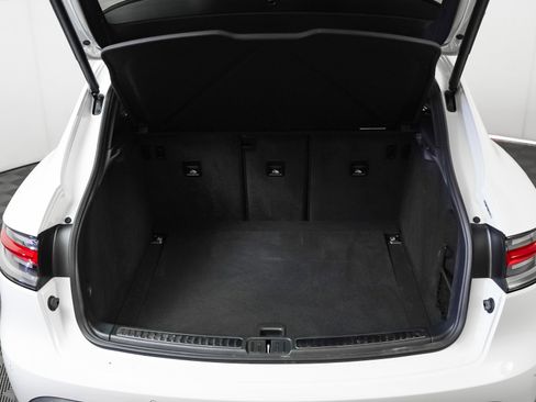 Used 2025 Porsche Macan image 28