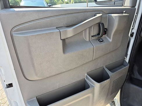 Used 2019 Chevrolet Express 2500 w/ Enhanced Convenience Package RWD image 12