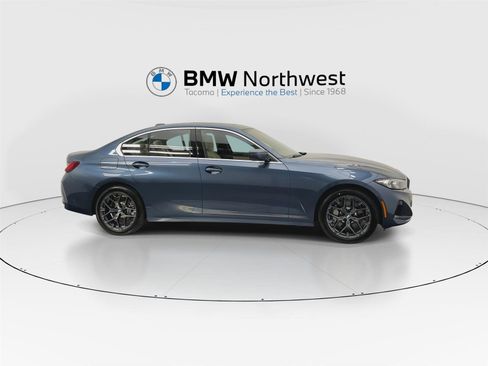 Used 2025 BMW 330i xDrive Sedan w/ Parking Assistance Package image 5