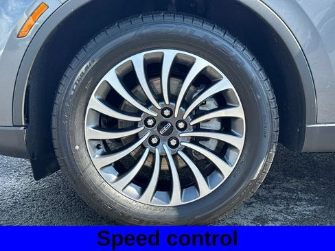 Used 2023 Lincoln Aviator AWD w/ Premium Package image 18