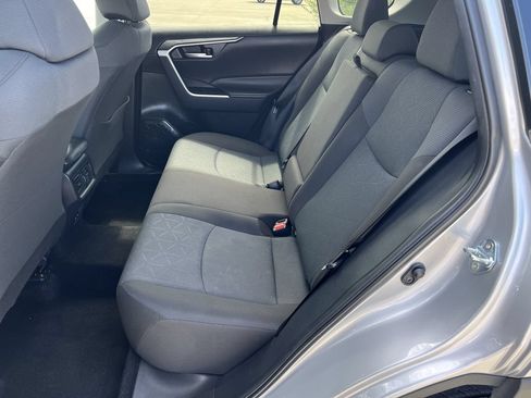 Used 2025 Toyota RAV4 XLE FWD image 22