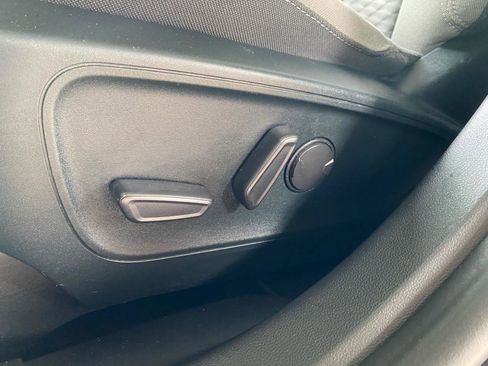 Used 2022 Ford Escape SE w/ Convenience Package FWD image 32