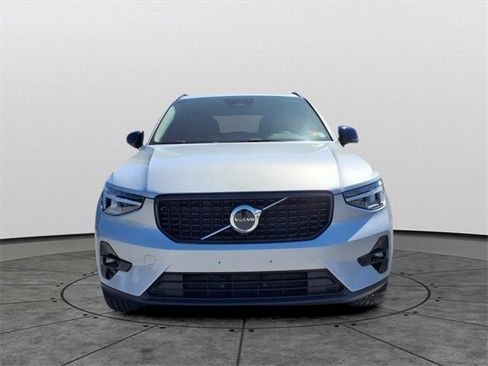 Used 2023 Volvo XC40 B5 Plus w/ Protection Package Premier image 2