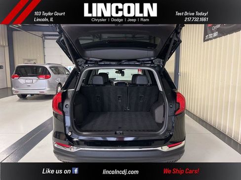 Used 2024 GMC Terrain SLT image 10