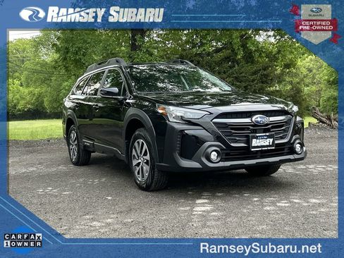 Certified 2025 Subaru Outback Premium AWD/4WD image 1
