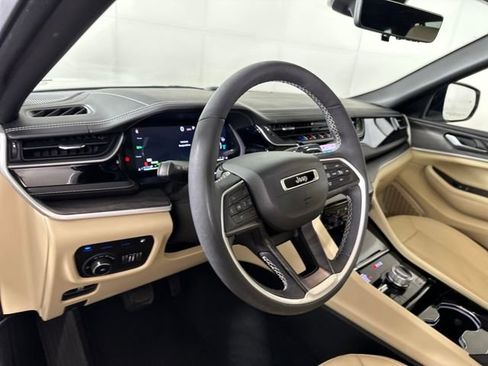 Used 2022 Jeep Grand Cherokee Limited 4xe w/ Luxury Tech Group II image 13