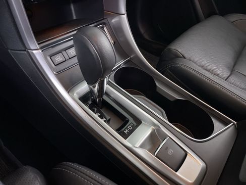 Used 2019 Subaru Ascent Limited AWD/4WD image 17