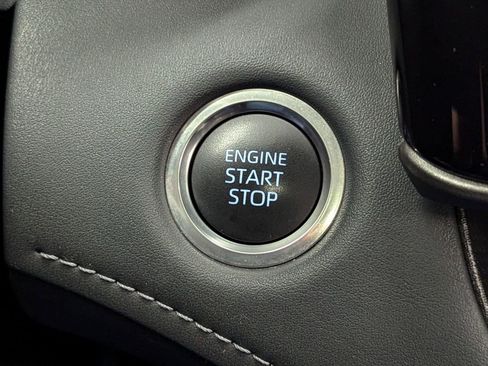 Used 2025 Toyota Highlander XLE image 32