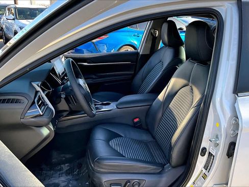 Used 2024 Toyota Camry SE image 7
