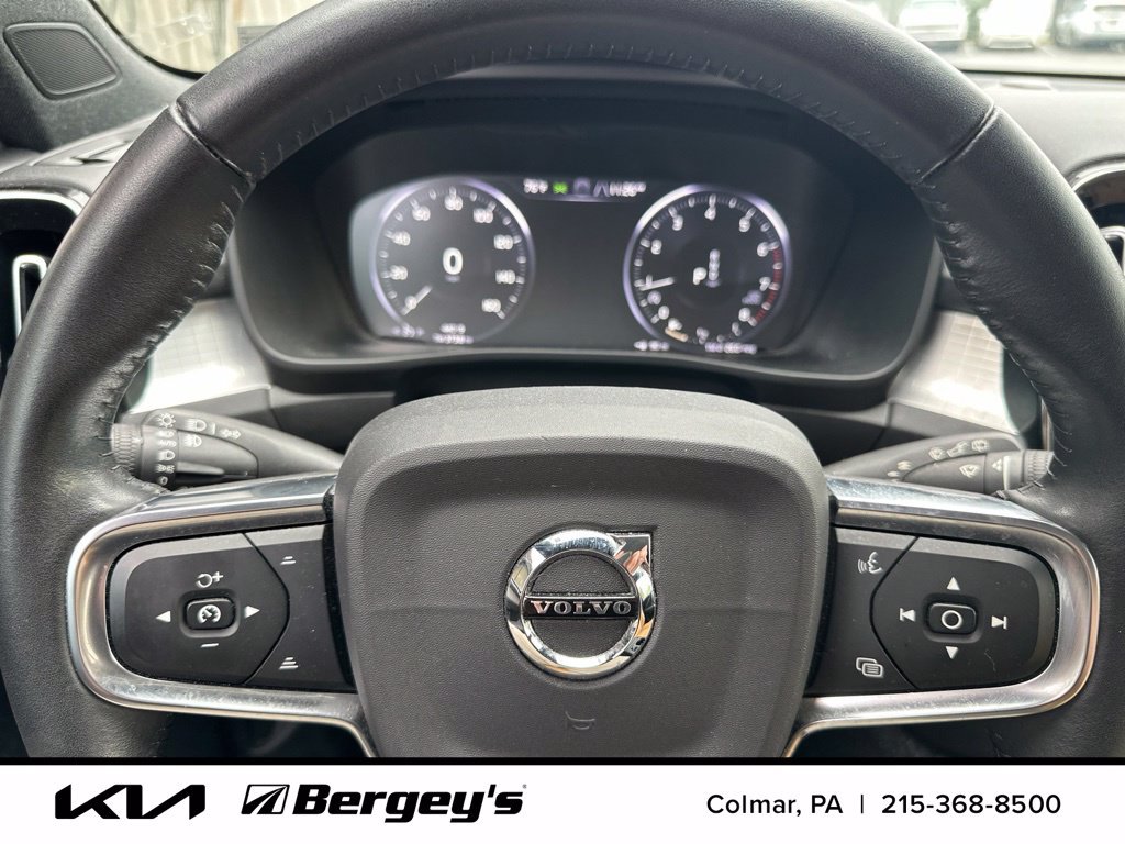 Used 2020 Volvo XC40 T5 Momentum w/ Protection Package AWD/4WD image 8