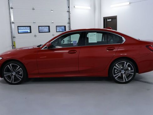 Used 2022 BMW 330i xDrive Sedan w/ Premium Package 2 image 4