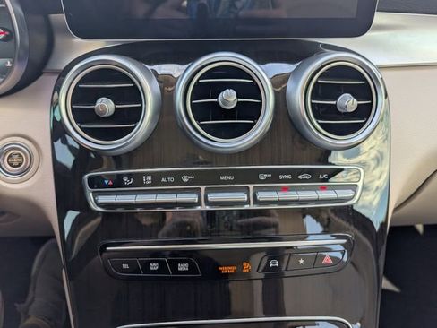 Used 2021 Mercedes-Benz GLC 300 image 17