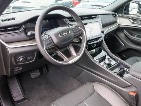 New 2026 Jeep Grand Cherokee L Limited AWD/4WD image 4