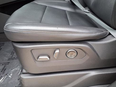 Used 2024 Cadillac Escalade ESV Luxury RWD image 21