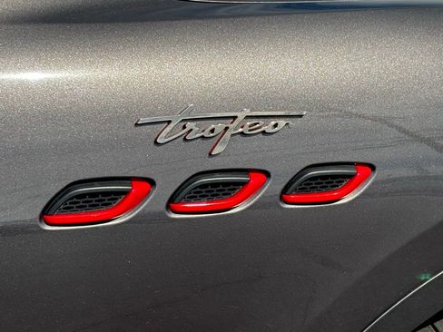 Used 2023 Maserati Levante Trofeo image 10