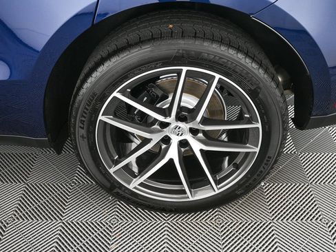 New 2025 Porsche Macan image 39