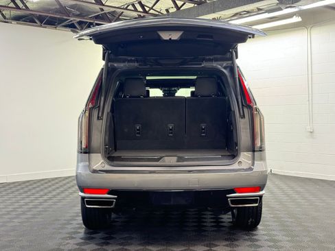 Used 2021 Cadillac Escalade Premium Luxury image 31