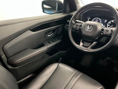 Used 2024 Honda Pilot TrailSport image 12
