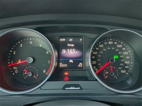 Certified 2021 Volkswagen Tiguan SE image 30