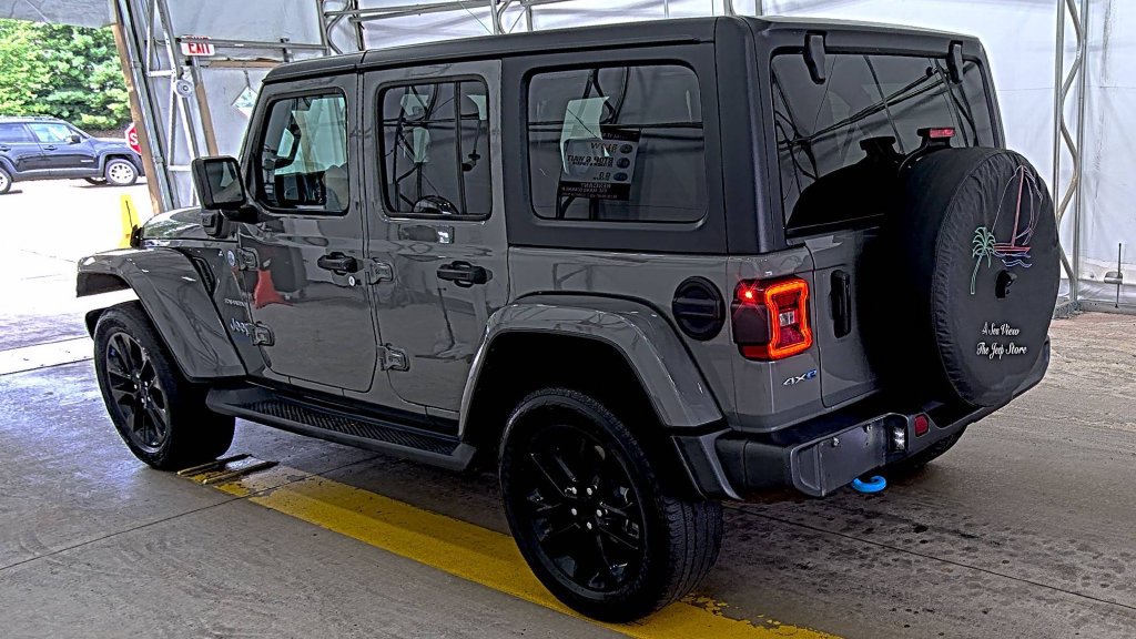 Used 2023 Jeep Wrangler Unlimited Sahara w/ Cold Weather Group AWD/4WD image 4