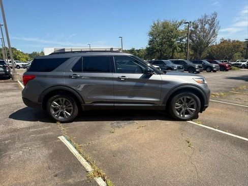 New 2024 Ford Explorer XLT w/ Equipment Group 202A image 18