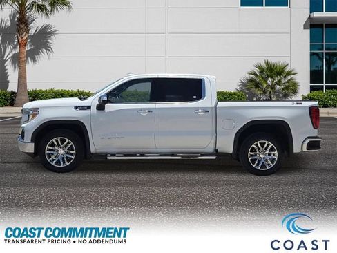 Used 2022 GMC Sierra 1500 SLT w/ SLT Convenience Package AWD/4WD image 9