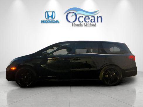 Used 2025 Honda Odyssey Sport-L image 2
