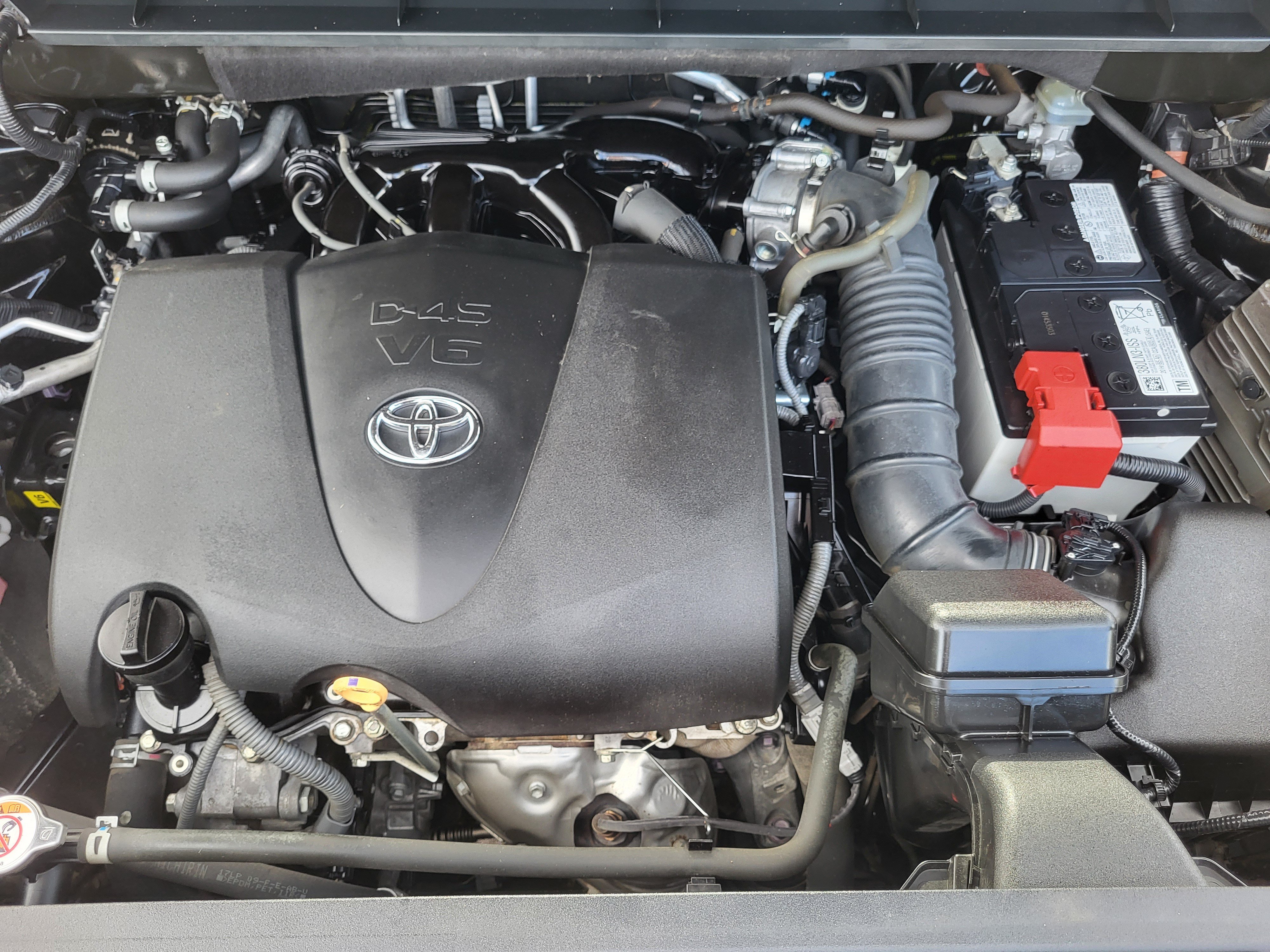 Used 2022 Toyota Highlander XLE AWD/4WD image 26