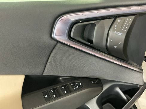 Certified 2025 BMW X3 xDrive30i w/ Premium Package image 17