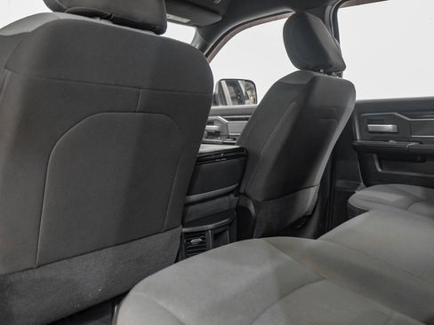 Used 2022 RAM 2500 Big Horn AWD/4WD image 38