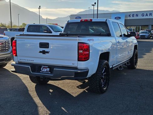 Used 2018 Chevrolet Silverado 1500 LT w/ Trailering Package AWD/4WD image 3