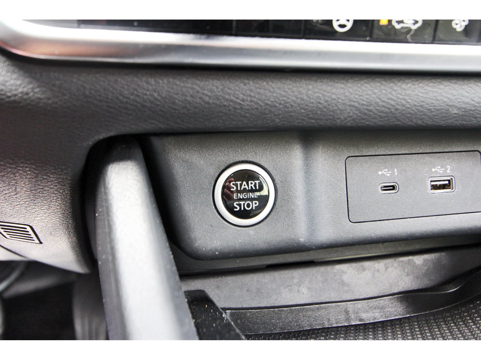 Used 2023 Nissan Rogue SV w/ SV Premium B Package FWD image 28