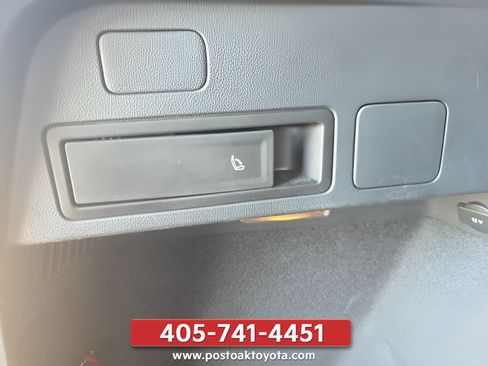 Used 2020 Volkswagen Tiguan SE FWD image 26