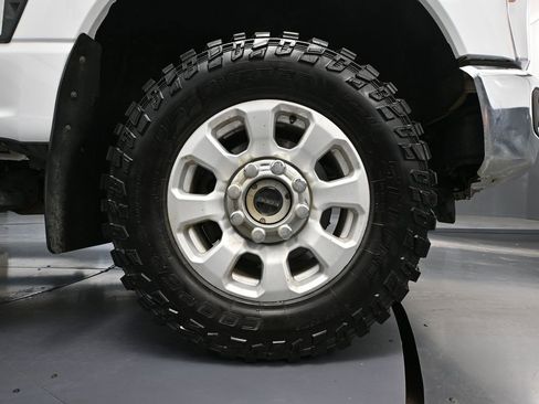 Used 2024 Ford F350 XLT w/ FX4 Off-Road Package image 16