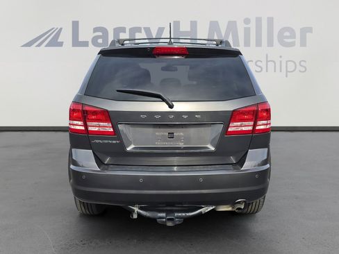 Used 2020 Dodge Journey SE w/ Blacktop Package image 4