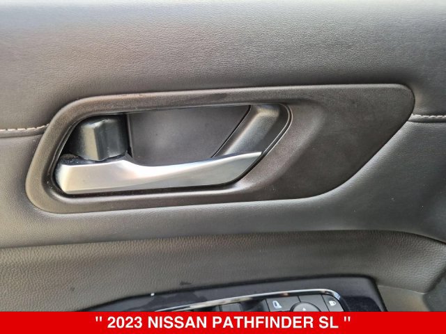 Used 2023 Nissan Pathfinder SL AWD/4WD image 12