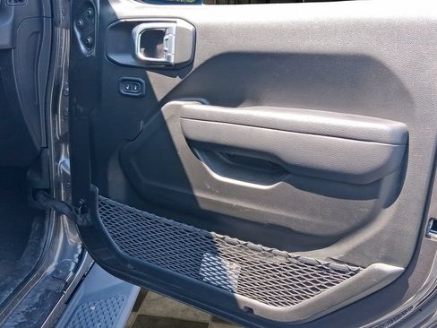 Used 2025 Jeep Gladiator Sport AWD/4WD image 10
