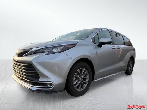 Certified 2024 Toyota Sienna XLE FWD image 2