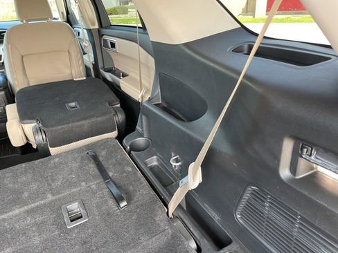 Used 2023 Ford Explorer XLT image 69