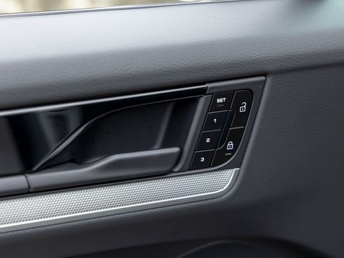 Certified 2026 Porsche Cayenne Coupe AWD/4WD image 22