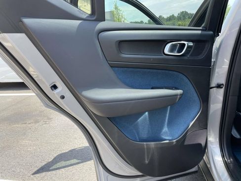 Used 2023 Volvo XC40 Recharge Ultimate AWD/4WD image 2