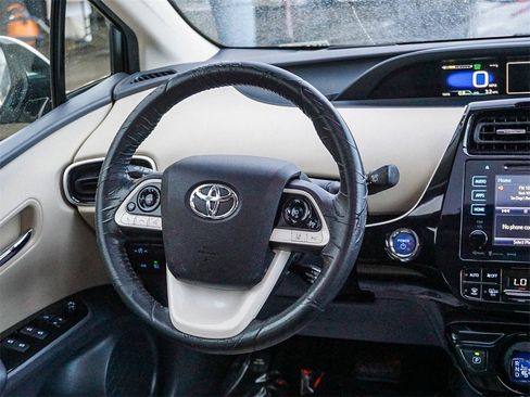 Used 2016 Toyota Prius Three image 15