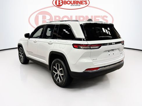 Used 2025 Jeep Grand Cherokee Limited AWD/4WD image 7