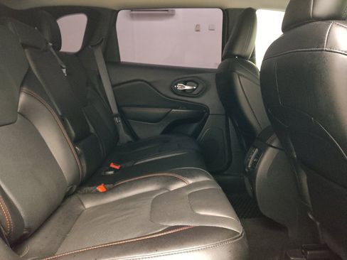 Used 2021 Jeep Cherokee Trailhawk w/ Technology Group image 19