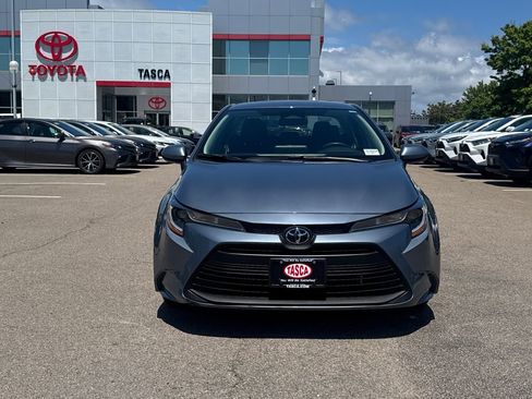 Used 2026 Toyota Corolla LE FWD image 2