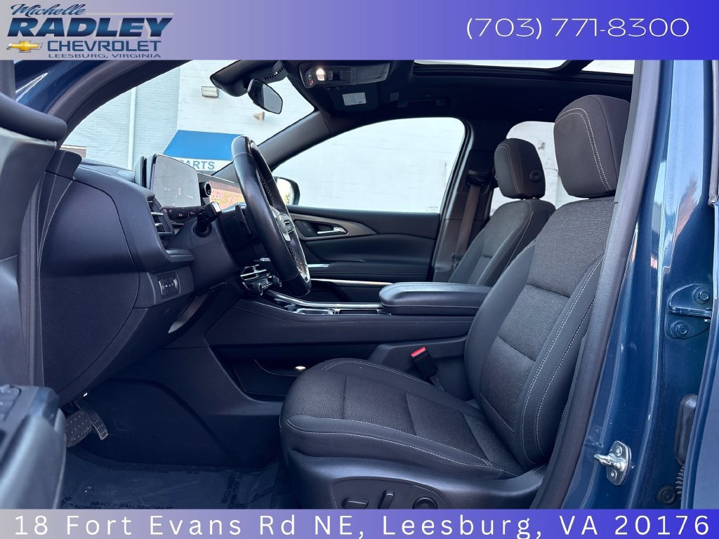 Used 2025 Chevrolet Traverse LT w/ Sun and Wheel Package AWD/4WD image 23