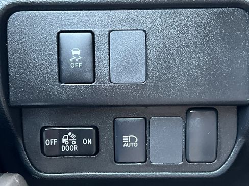 Used 2020 Toyota Tacoma SR5 w/ Blackout Package RWD image 27